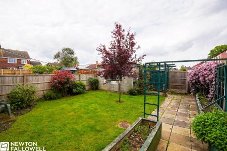 3 bedroom Semi-detached house for sale in Kingsmead, Retford, DN22