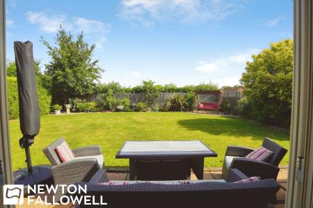 6 bedroom Detached house for sale in Rectors Gate, Retford, DN22