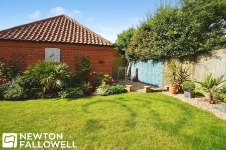 6 bedroom Detached house for sale in Rectors Gate, Retford, DN22