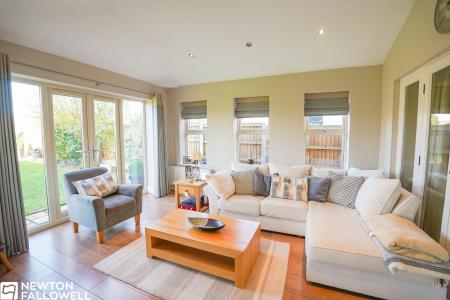 6 bedroom Detached house for sale in Rectors Gate, Retford, DN22