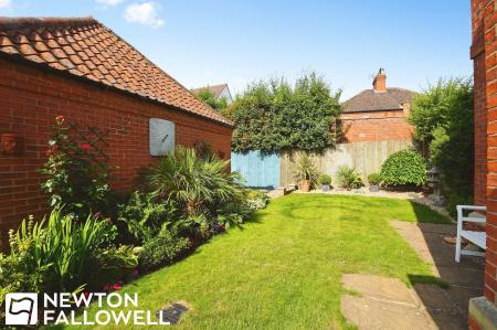 6 bedroom Detached house for sale in Rectors Gate, Retford, DN22