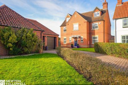 6 bedroom Detached house for sale in Rectors Gate, Retford, DN22