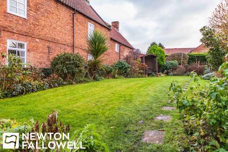 3 bedroom Terraced House for sale in Sheffield Road, Blyth, S81