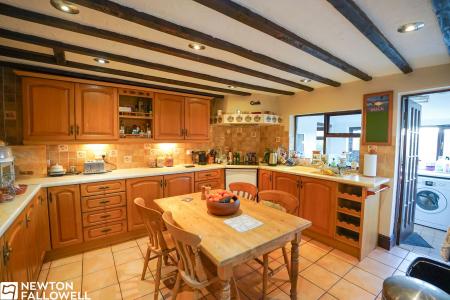 3 bedroom Semi-detached house for sale in Great North Road, Tuxford, NG22