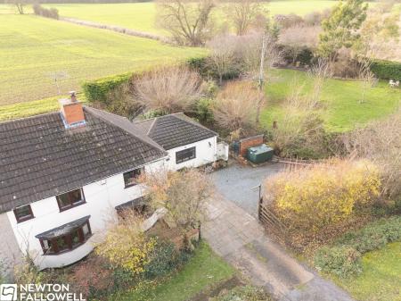 3 bedroom Semi-detached house for sale in Great North Road, Tuxford, NG22