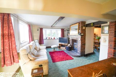 3 bedroom Semi-detached house for sale in Great North Road, Tuxford, NG22