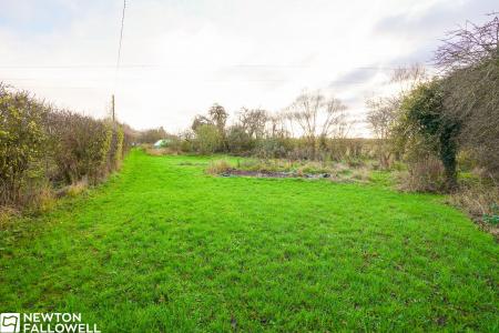 3 bedroom Semi-detached house for sale in Great North Road, Tuxford, NG22