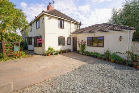 3 bedroom Semi-detached house for sale in Great North Road, Tuxford, NG22