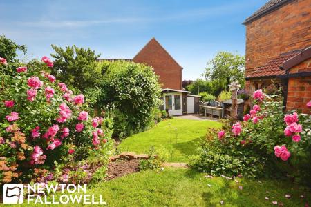 3 bedroom Detached house for sale in Main Street, Hayton, DN22