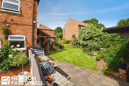 3 bedroom Detached house for sale in Main Street, Hayton, DN22