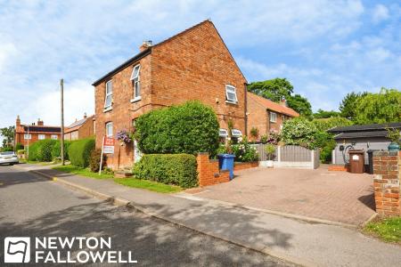 3 bedroom Detached house for sale in Main Street, Hayton, DN22