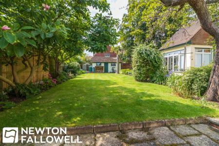 5 bedroom Detached house for sale in Hallcroft Road, Retford, DN22