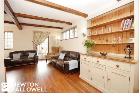 5 bedroom Detached house for sale in Hallcroft Road, Retford, DN22