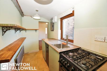 2 bedroom Terraced House for sale in Whitehall Road, Retford, DN22