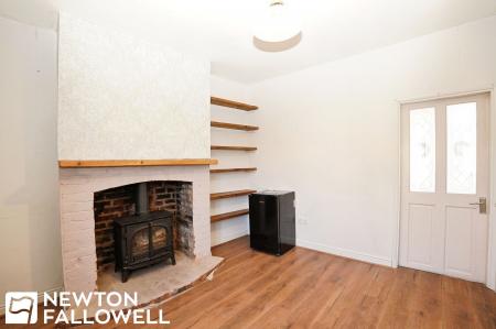 2 bedroom Terraced House for sale in Whitehall Road, Retford, DN22