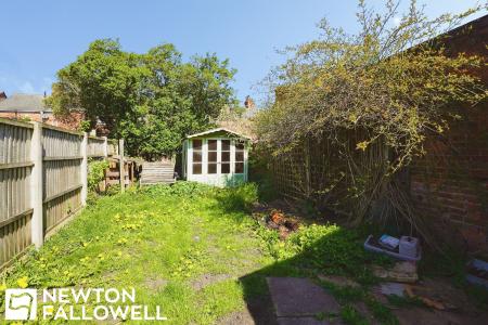 2 bedroom Terraced House for sale in Whitehall Road, Retford, DN22