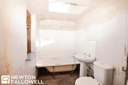 2 bedroom Terraced House for sale in Whitehall Road, Retford, DN22