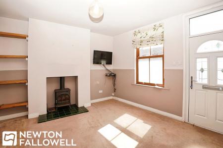 2 bedroom Terraced House for sale in Whitehall Road, Retford, DN22