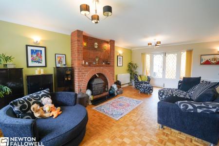 4 bedroom Detached house for sale in Chequers Close, Ranby, DN22
