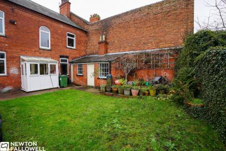 4 bedroom Semi-detached house for sale in London Road, Retford, DN22