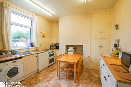 4 bedroom Semi-detached house for sale in London Road, Retford, DN22