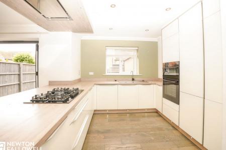 3 bedroom End of terrace house for sale in Hawfinch Meadows, Retford, DN22