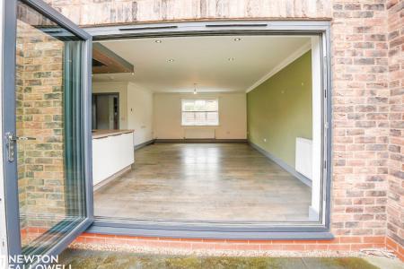 3 bedroom End of terrace house for sale in Hawfinch Meadows, Retford, DN22