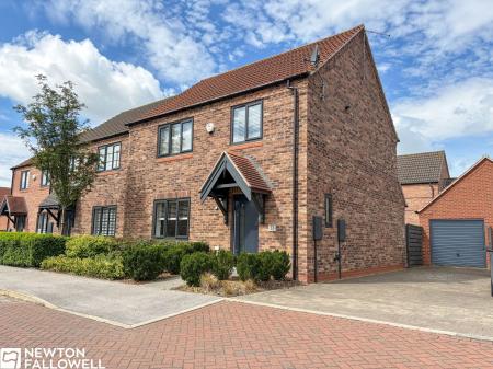 3 bedroom End of terrace house for sale in Hawfinch Meadows, Retford, DN22