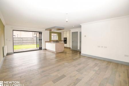 3 bedroom End of terrace house for sale in Hawfinch Meadows, Retford, DN22