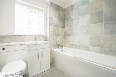 3 bedroom End of terrace house for sale in Hawfinch Meadows, Retford, DN22
