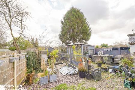 3 bedroom Semi-detached house for sale in Denman Close, Retford, DN22