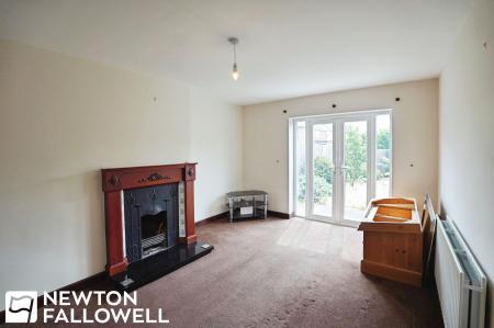 3 bedroom Semi-detached house for sale in Trinity Road, Retford, DN22