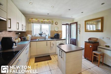2 bedroom Detached bungalow for sale in Bader Rise, Mattersey Thorpe, DN10