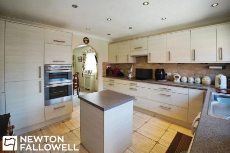 2 bedroom Detached bungalow for sale in Bader Rise, Mattersey Thorpe, DN10