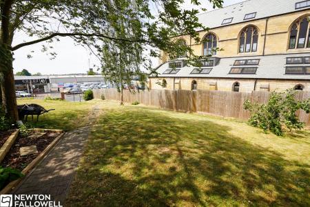 2 bedroom Apartment for sale in Hollymount, Retford, DN22