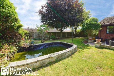 2 bedroom Detached bungalow for sale in Orchard Drive, Rampton, DN22