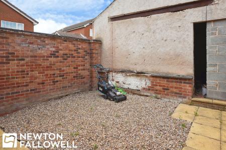 2 bedroom End of terrace house for sale in The Rotunda, Beckingham, DN10