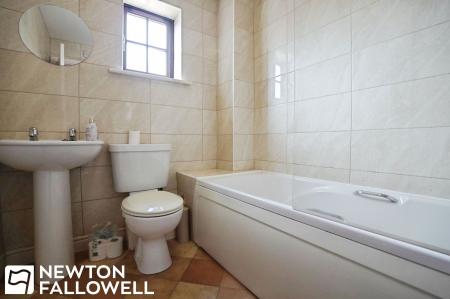 2 bedroom End of terrace house for sale in The Rotunda, Beckingham, DN10