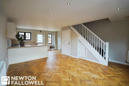 2 bedroom End of terrace house for sale in The Rotunda, Beckingham, DN10