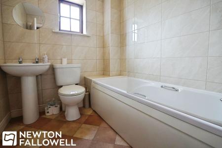 2 bedroom End of terrace house for sale in The Rotunda, Beckingham, DN10