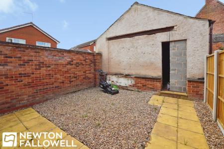 2 bedroom End of terrace house for sale in The Rotunda, Beckingham, DN10