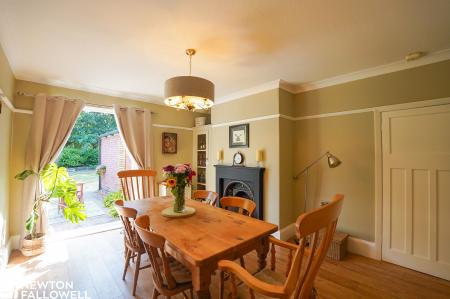 3 bedroom Detached house for sale in Grove Coach Road, Retford, DN22