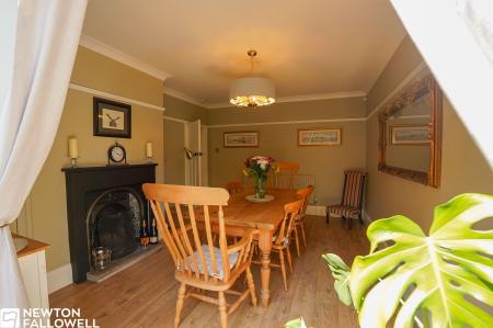 3 bedroom Detached house for sale in Grove Coach Road, Retford, DN22