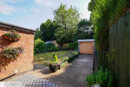 3 bedroom Detached house for sale in Grove Coach Road, Retford, DN22