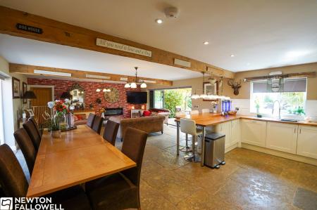 3 bedroom Detached bungalow for sale in East End Court, Rampton, DN22