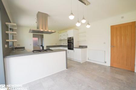 4 bedroom Detached house for sale in Bacopa Drive, Retford, DN22