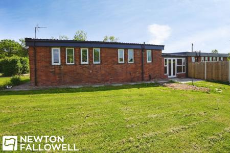 2 bedroom Semi-detached bungalow to let in Ladywell Rise, Nether Headon, DN22