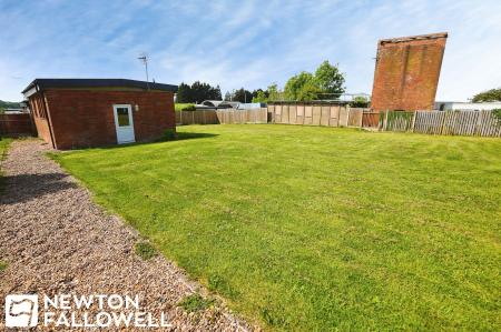 2 bedroom Semi-detached bungalow to let in Ladywell Rise, Nether Headon, DN22