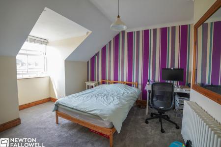 4 bedroom Semi-detached house for sale in Victoria Road, Retford, DN22