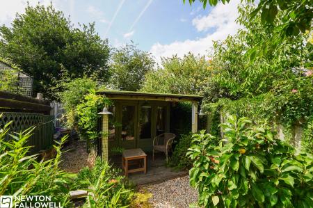 4 bedroom Semi-detached house for sale in Victoria Road, Retford, DN22